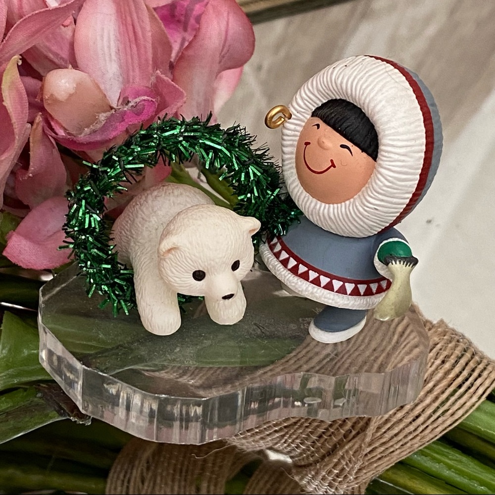 Vintage 1994 Frosty Friends #15 Eskimo Wreath Ornament